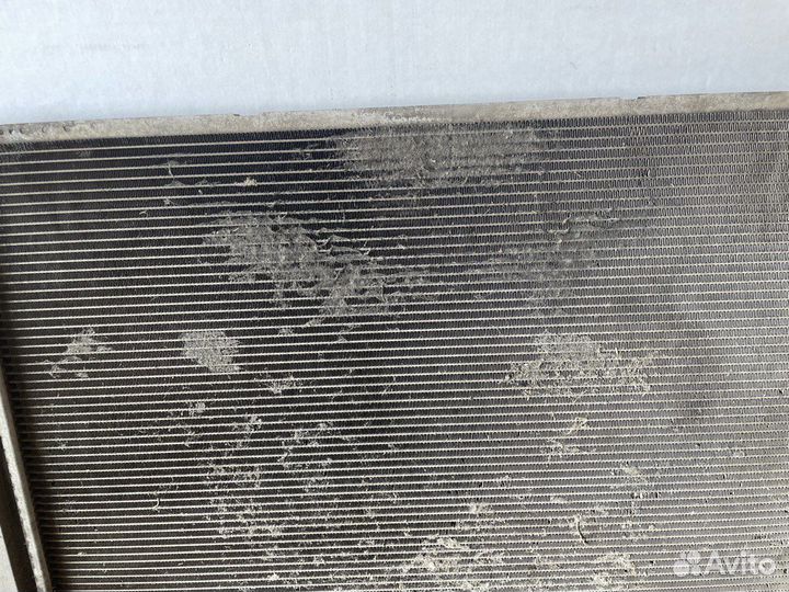 Радиатор охлаждения на toyota Auris