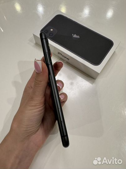 iPhone 11, 64 ГБ