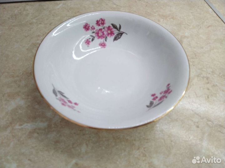 Блюдо и салатник