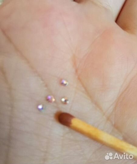 Стразы для ногтей