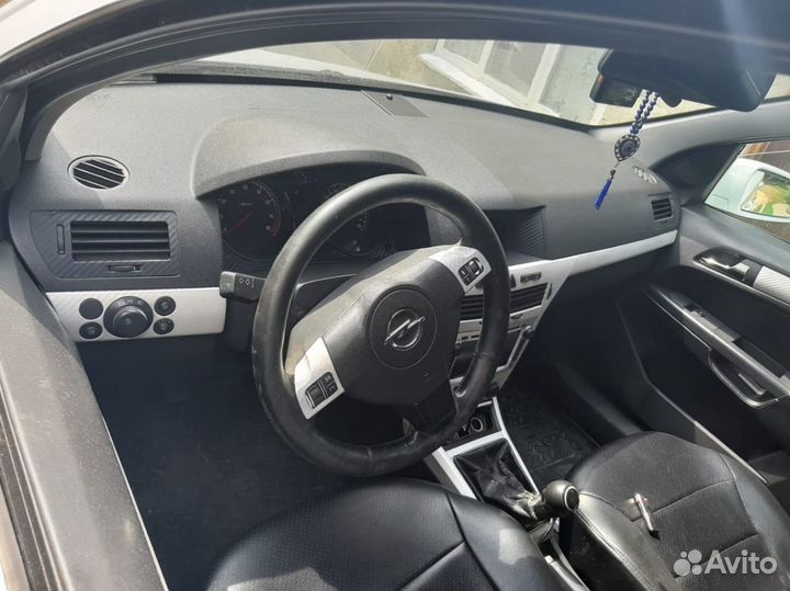 Opel Astra 1.6 МТ, 2008, 300 000 км
