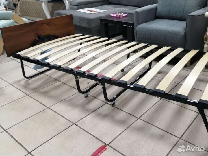 Раскладушка с матрасом
