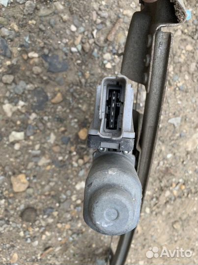 Стеклоподьемник задний левый Peugeot 307