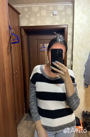 Свитер женский