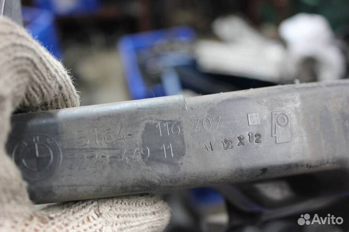 Кронштейн фар левый правый BMW 3 E90 (2007)