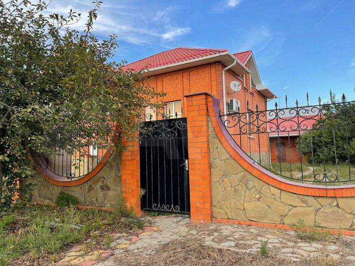 Дом 260 м² на участке 6 сот.