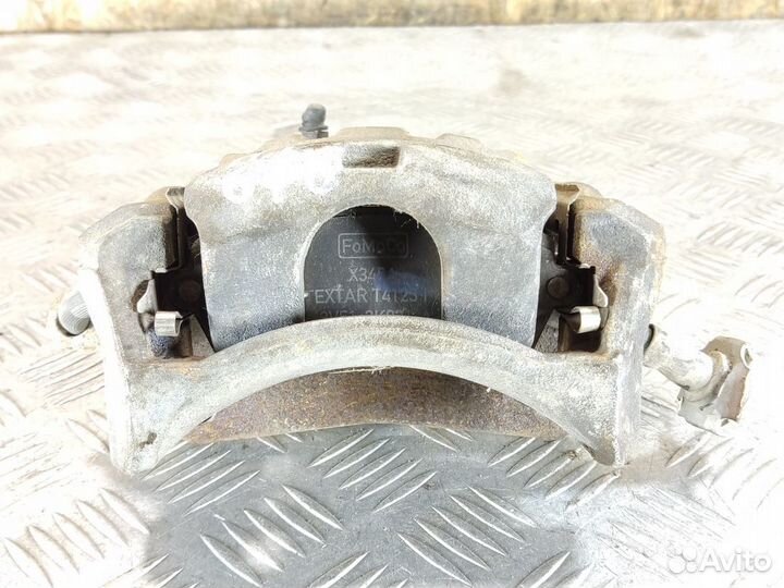 Суппорт передний правый Ford Fiesta 2008-2019