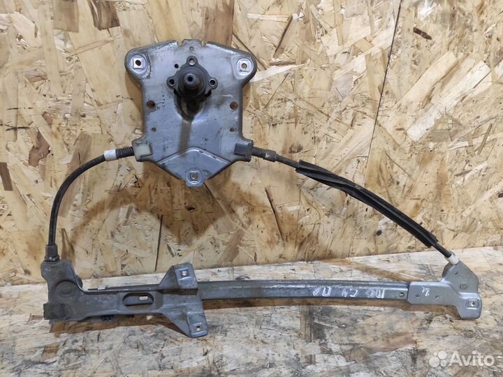 Подъемник передний правый Audi 100 C4