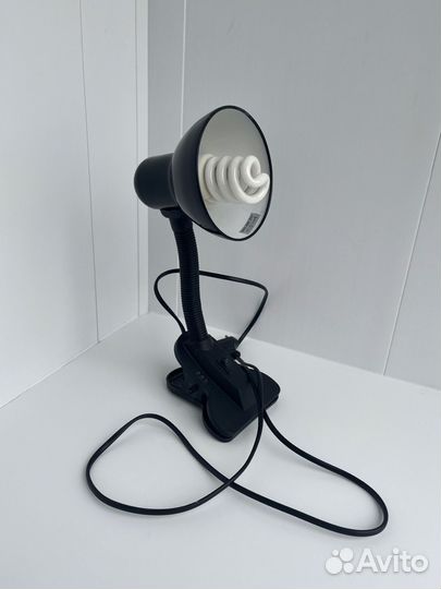 Настольная лампа