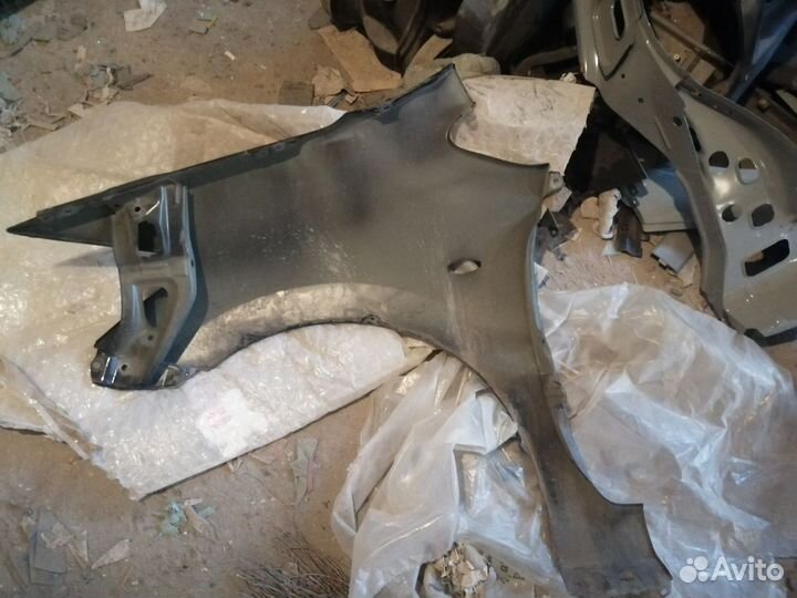 Крыло переднее правое Toyota Auris