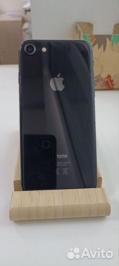 iPhone 8, 64 ГБ