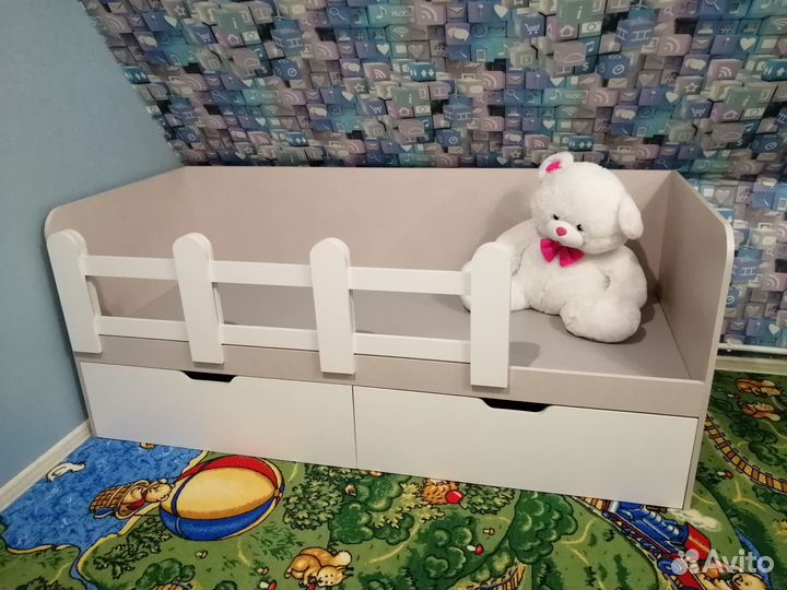 Кровать детская с матрасом