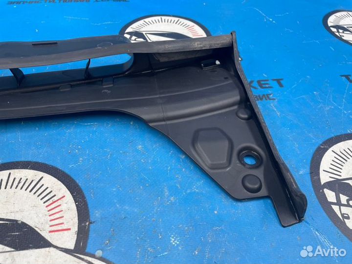 Накладка на телевизор Mercedes-Benz C-Class WDD205