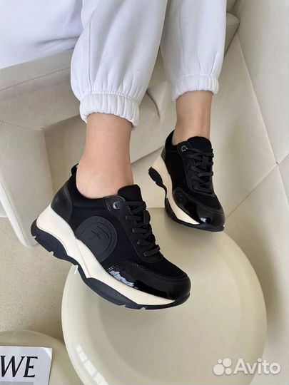 Кроссовки женские весна новые