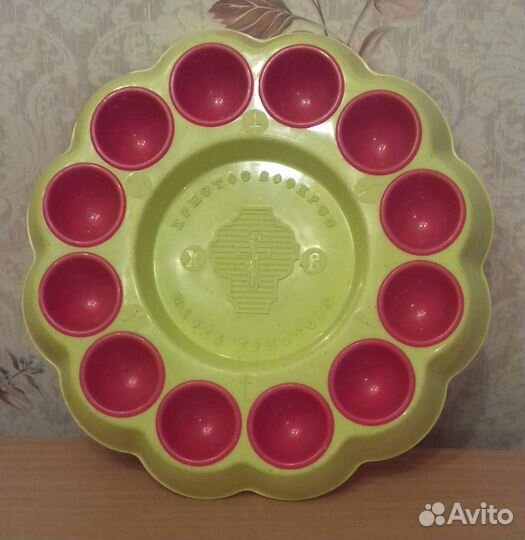 Подставка под пасхальные яйца и кулич