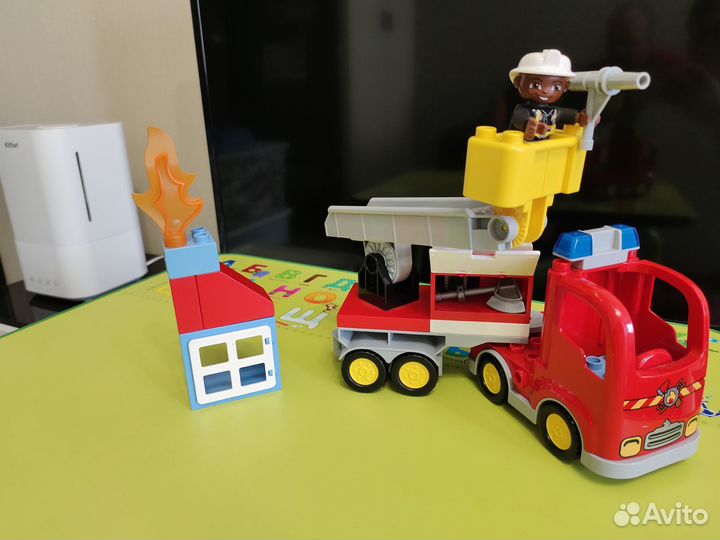 Набор Lego duplo аэропорт, пожарная машина