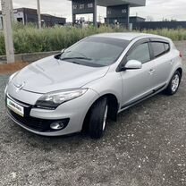 Renault Megane 1.6 CVT, 2014, 110 000 км, с пробегом, цена 935 000 руб.