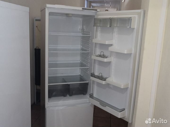 Холодильник Ariston бу