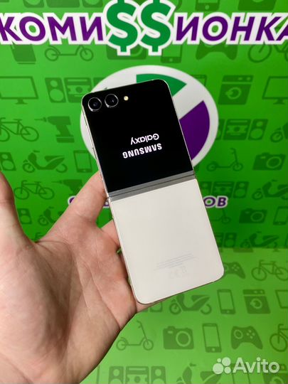 Samsung Galaxy Z Flip5, 8/256 ГБ