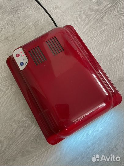 Лампа для ногтей