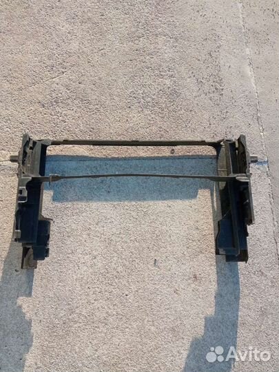 BMW F10 рамка радиатора