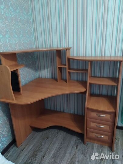 Компьютерный стол