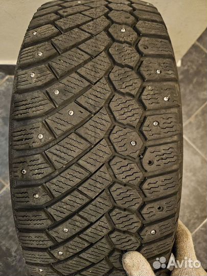 Gislaved Nord Frost 200 215/55 R16