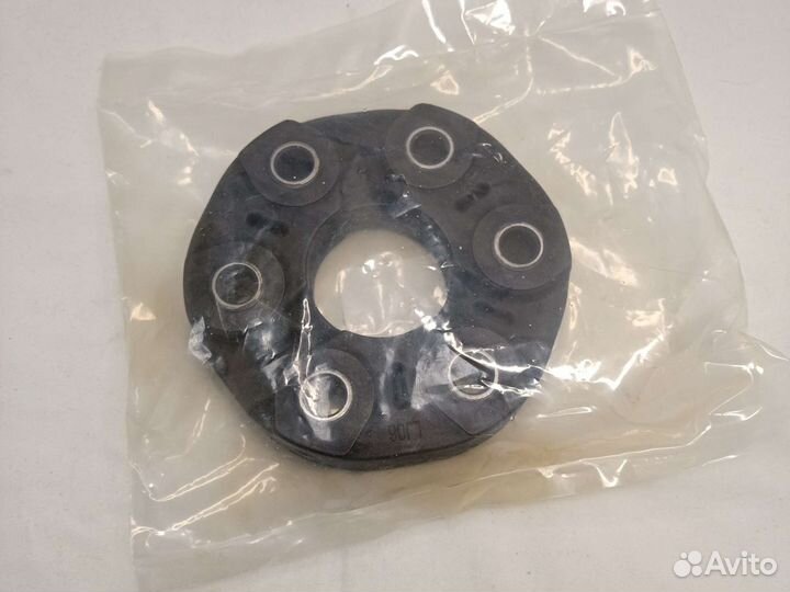 Муфта эластичная карданного вала BMW 26117610372