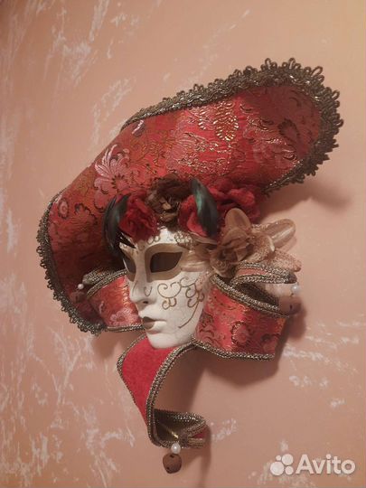 Венецианская маска декоративная
