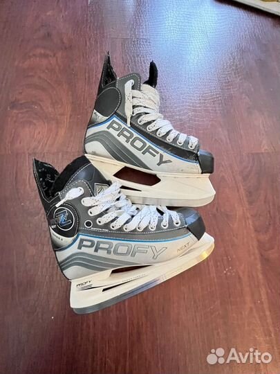 Коньки хоккейные 39 размер