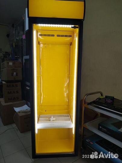 Холодильный шкаф