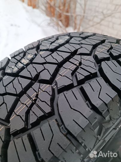 Kumho Road Venture AT52 265/65 R18 114T