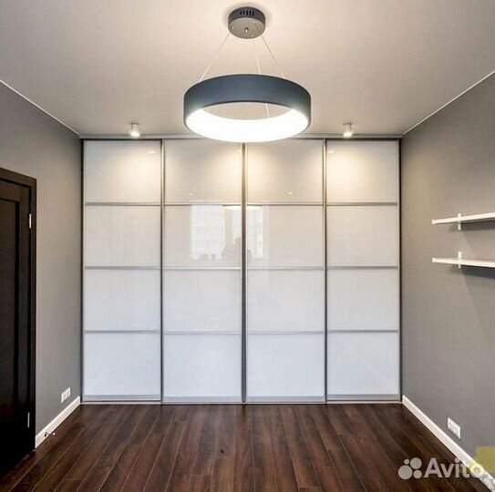 Дверный шкаф