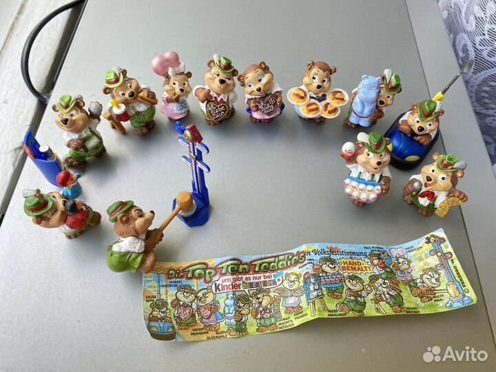 Коллекция из киндер сюрприза Мишки на ярмарке 1996