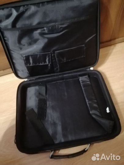 Портфель для ноутбука