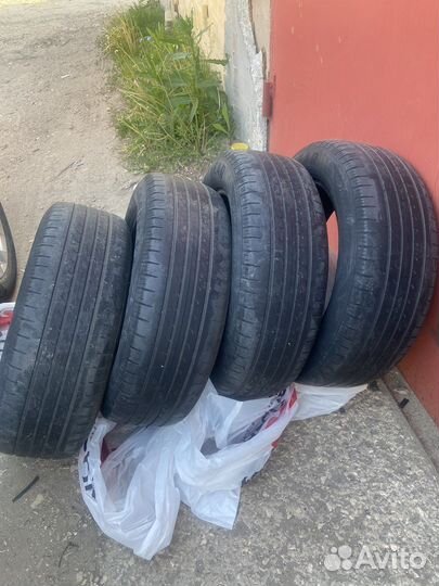 Goodyear EfficientGrip SUV 4x4 215/60 R17