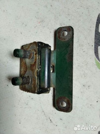 Петля багажника правая Rover 400 1995 2000