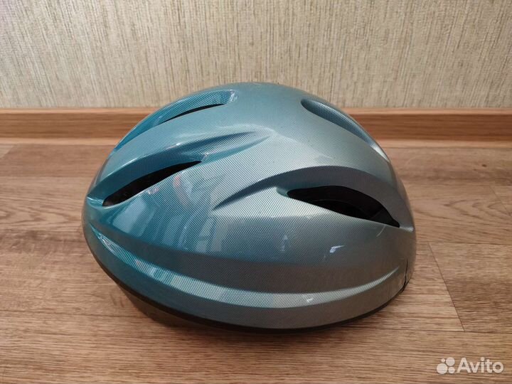 Шлем и наколенники велосипедные