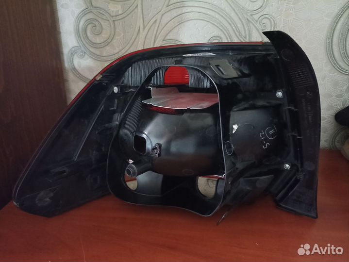 Задняя правая фара на volkswagen polo sedan