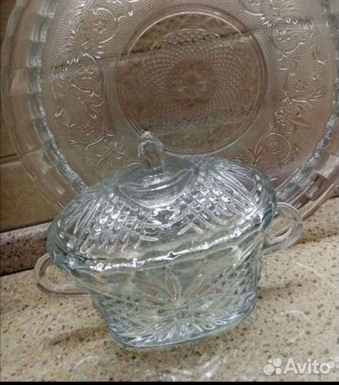 Хрустальные конфетница и блюдо