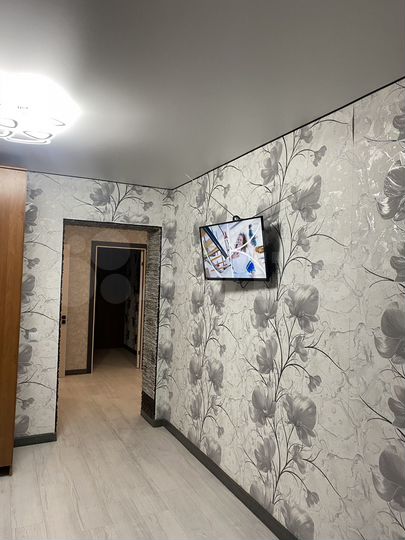 2-к. квартира, 65 м², 4/10 эт.