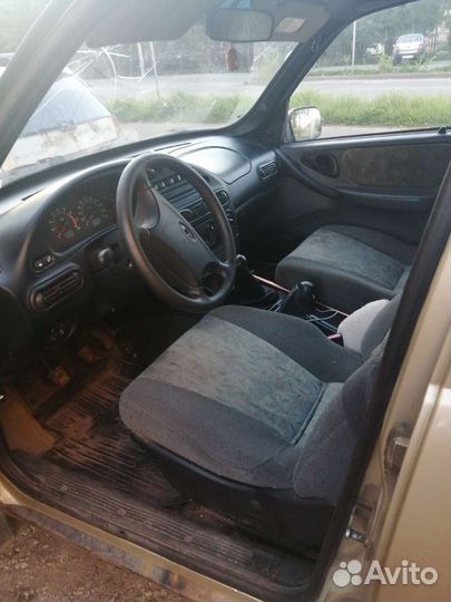 Chevrolet Niva, 2004