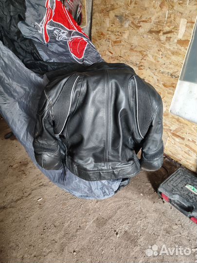 Мотокуртка кожаная с защитой