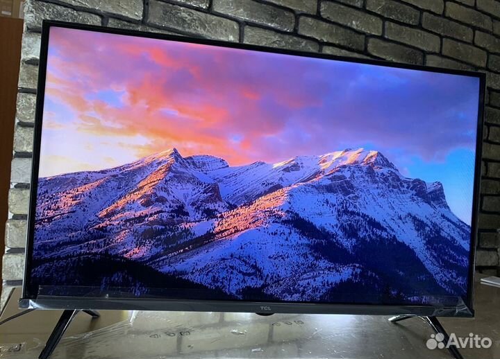 Телевизор SMART TV безрамочный флагман