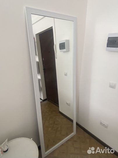 Напольное зеркало