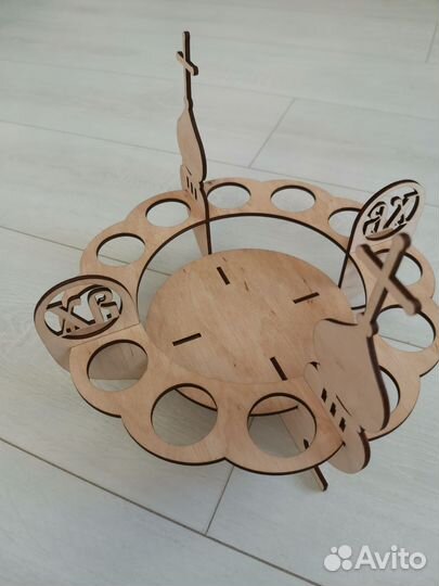 Пасхальная подставка для яиц и кулича