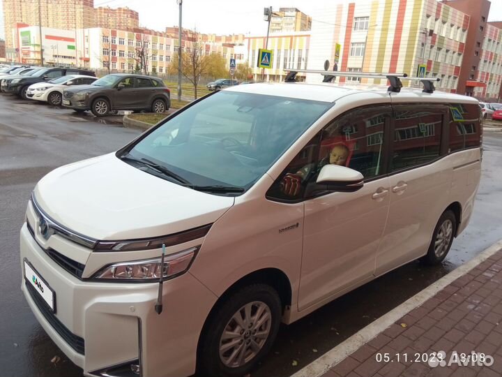 Toyota Voxy 1.8 CVT, 2018, 72 000 км