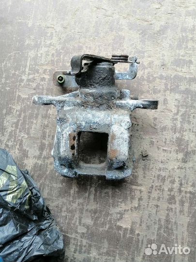 Задний правый Суппорт ford transit 2016 года