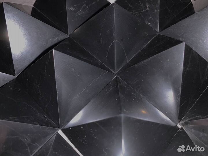 Шунгит, пирамидка