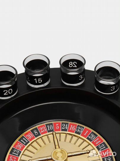 Алкогольная игра со стопками 